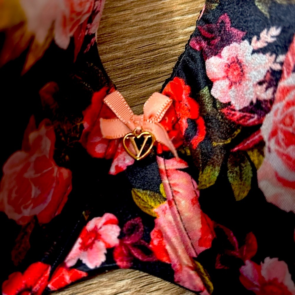Victoria Secret Women’s Floral Black Bra Size 38 DD - Picture 13 of 13